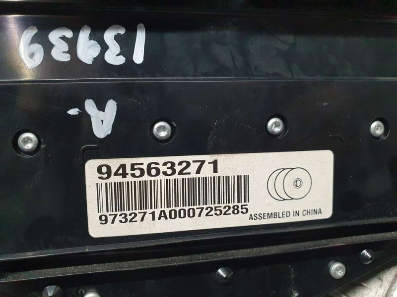 Recambio de mando radio para chevrolet cruze lt referencia OEM IAM 94563271  