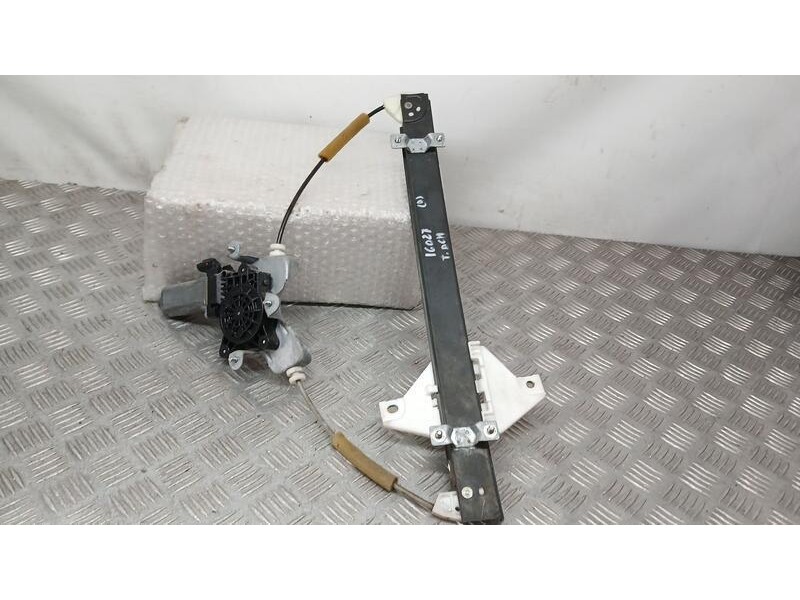 Recambio de elevalunas trasero derecho para ssangyong rodius referencia OEM IAM 7334021001 ELECTRICO 2 PINS 