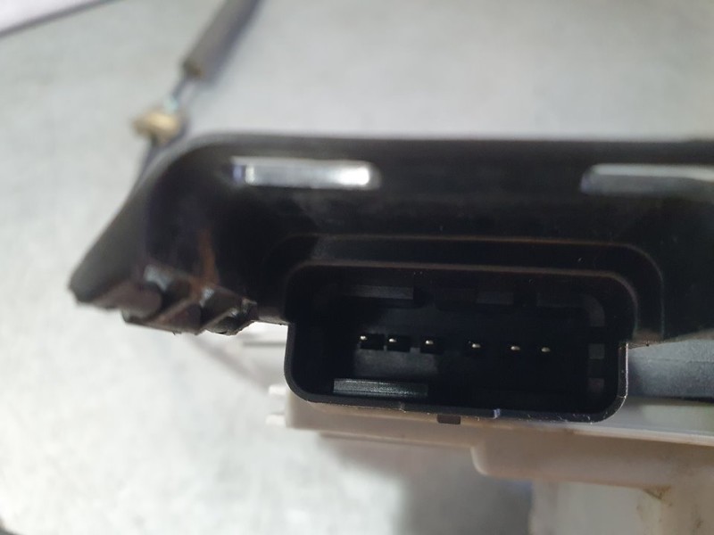 Recambio de cerradura puerta trasera derecha para peugeot 3008 style referencia OEM IAM 1113M1476I1  6 PINES