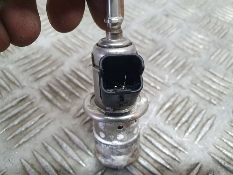 Recambio de inyector adblue para peugeot expert furgón pro standar referencia OEM IAM 9813930180 M148B05380 