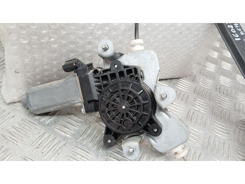 Recambio de elevalunas trasero derecho para ssangyong rodius referencia OEM IAM 7334021001 ELECTRICO 2 PINS 