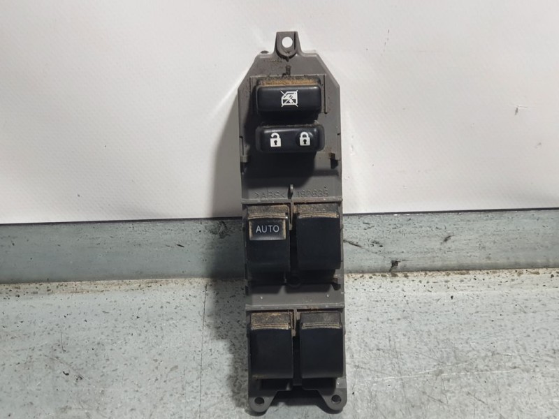 Recambio de mando elevalunas delantero izquierdo para toyota auris luna referencia OEM IAM 8482002230  