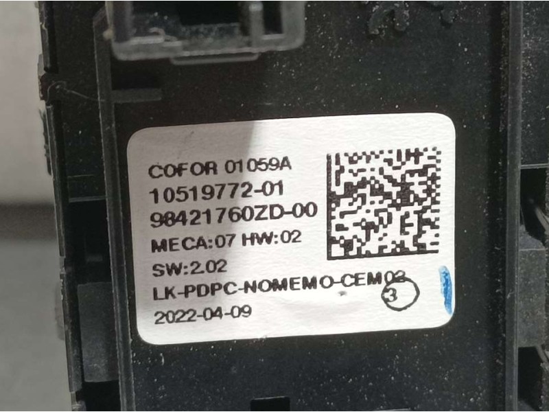 Recambio de mando elevalunas delantero izquierdo para citroën c4 1.2 12v e-thp pure tech referencia OEM IAM 98421760ZD 10519772 