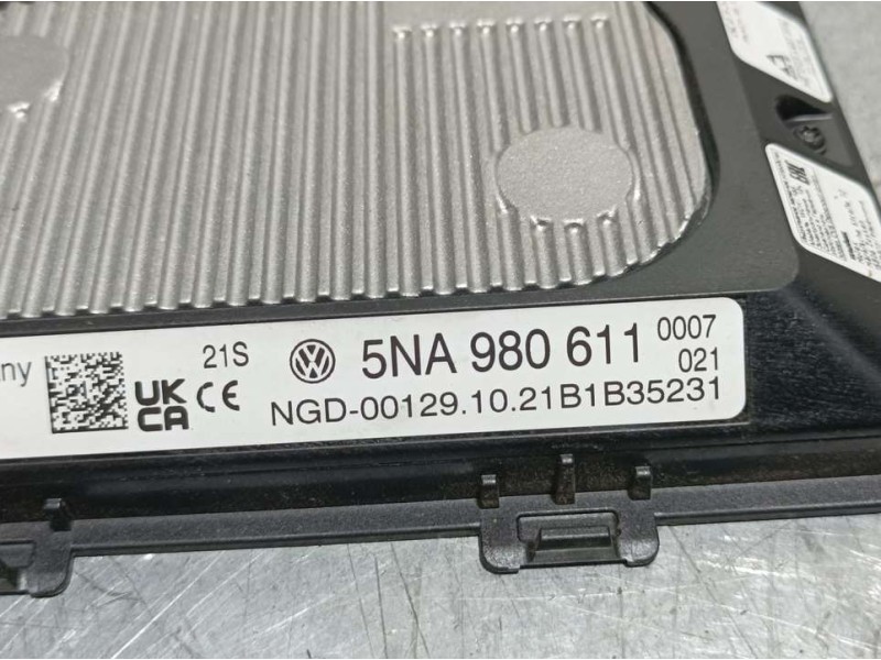 Recambio de cargador inductivo para skoda kamiq (nw4) active referencia OEM IAM 5NA980611  
