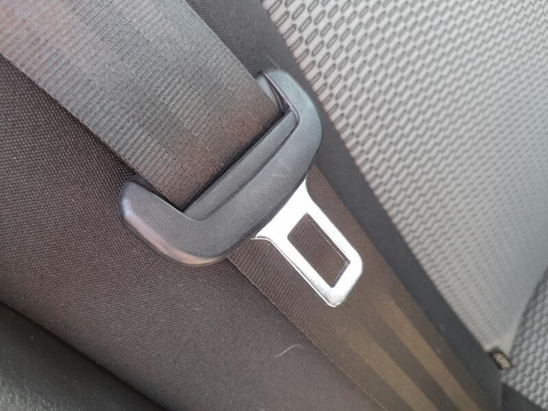 Recambio de cinturon seguridad trasero derecho para volkswagen polo v (6r1, 6c1) 1.2 tdi referencia OEM IAM 6C0857806  