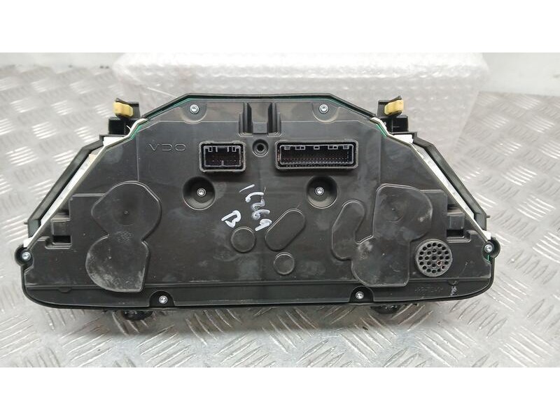 Recambio de cuadro instrumentos para toyota auris active referencia OEM IAM 838000ZV61  