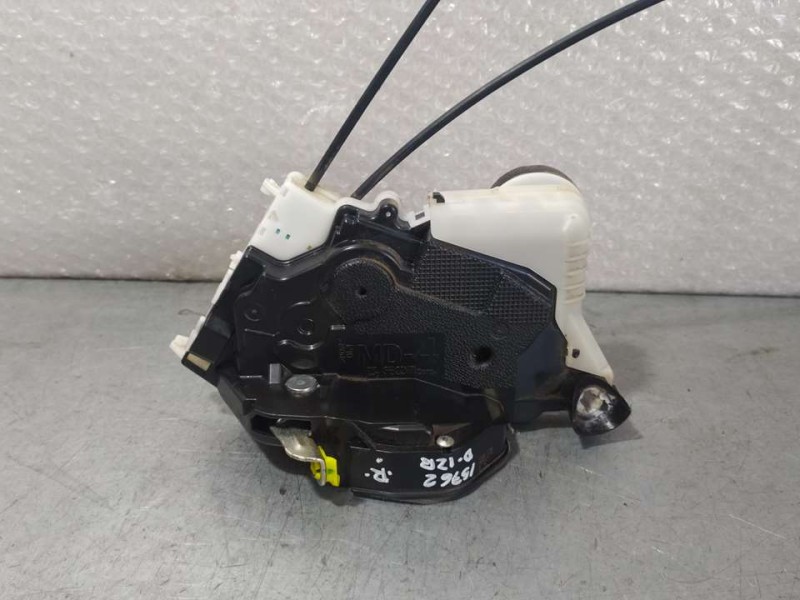 Recambio de cerradura puerta delantera izquierda para toyota yaris active referencia OEM IAM 690400D140  6 PINS