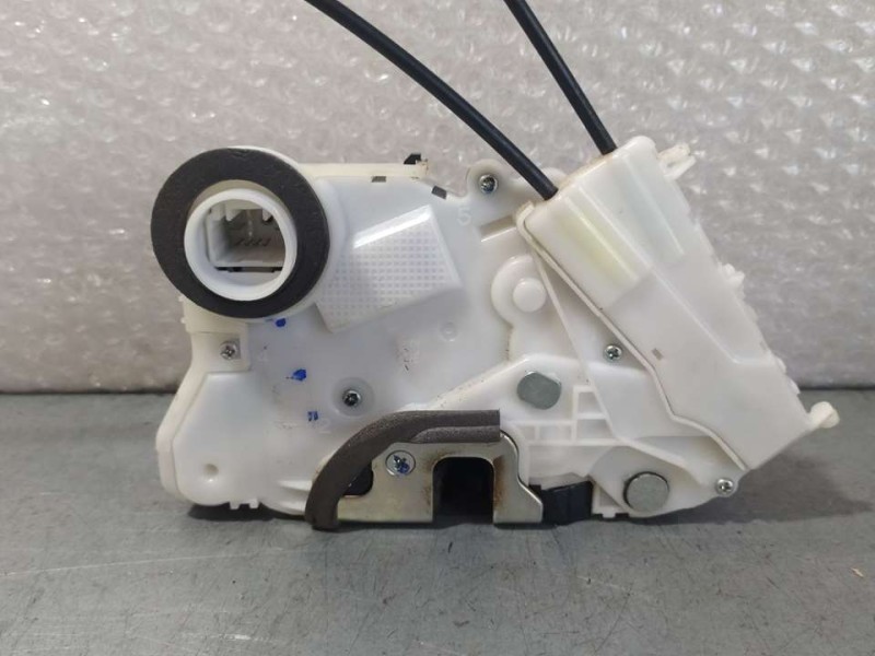 Recambio de cerradura puerta delantera izquierda para toyota yaris active referencia OEM IAM 690400D140  6 PINS