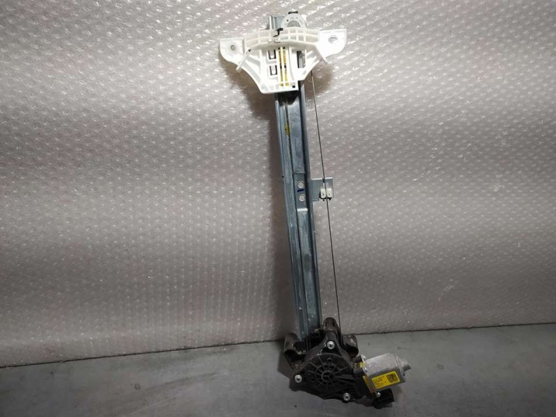 Recambio de elevalunas trasero derecho para hyundai i20 klass referencia OEM IAM 83402Q0000  ELECTRICO 2 PINES