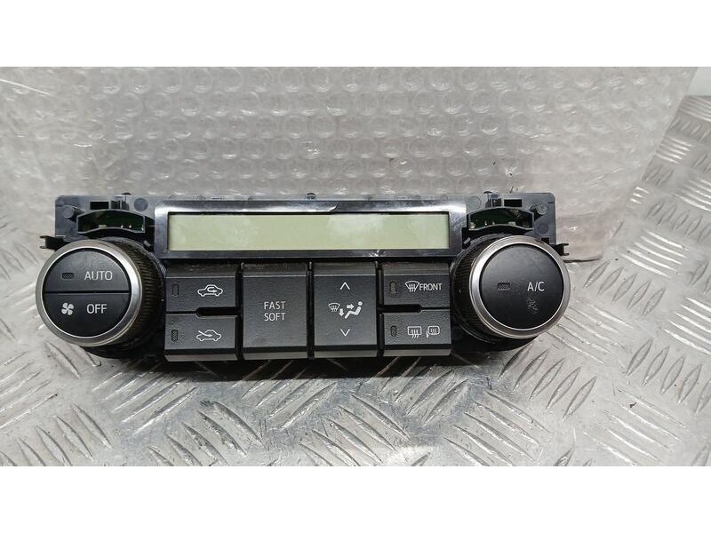 Recambio de mando climatizador para toyota auris active referencia OEM IAM 5590002380  698303NA