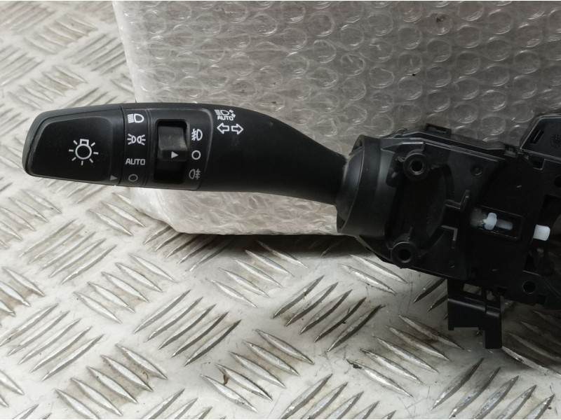 Recambio de mando luces y limpia para kia stonic (ybcuv) black edition referencia OEM IAM 93404D4962  