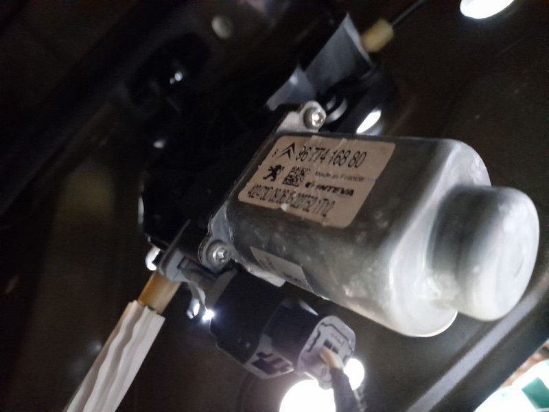 Recambio de elevalunas delantero derecho para citroën c-elysée feel referencia OEM IAM   ELÉCTRICO