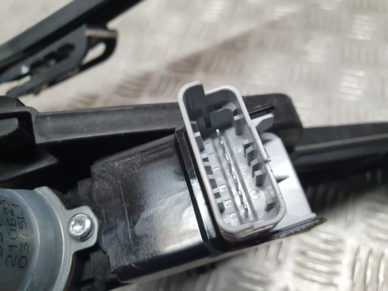 Recambio de elevalunas delantero derecho para peugeot 208 (p2) active referencia OEM IAM 9829043380  ELECTRICO 6 PINES