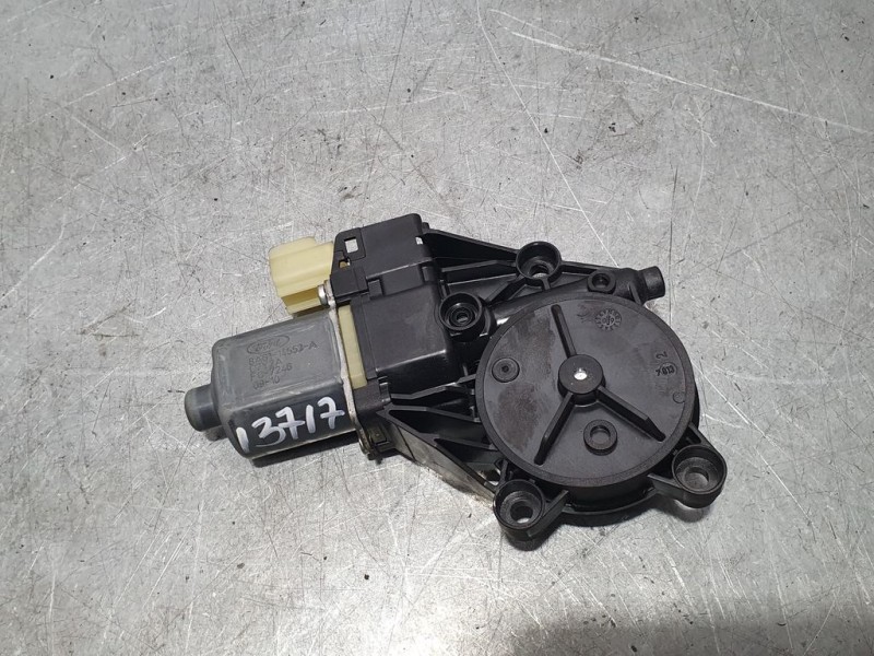 Recambio de motor elevalunas delantero derecho para ford fiesta (cb1) trend referencia OEM IAM 8A6114553A  