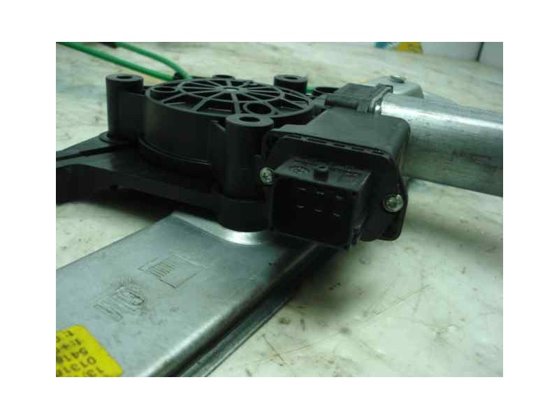 Recambio de elevalunas delantero izquierdo para opel corsa d catch me referencia OEM IAM 13314156  6 PINS