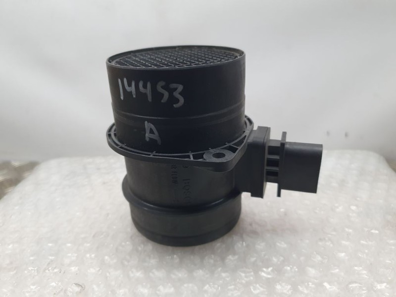 Recambio de caudalimetro para volkswagen passat berlina (3c2) advance referencia OEM IAM 03G906461C 0281002735 BOSCH