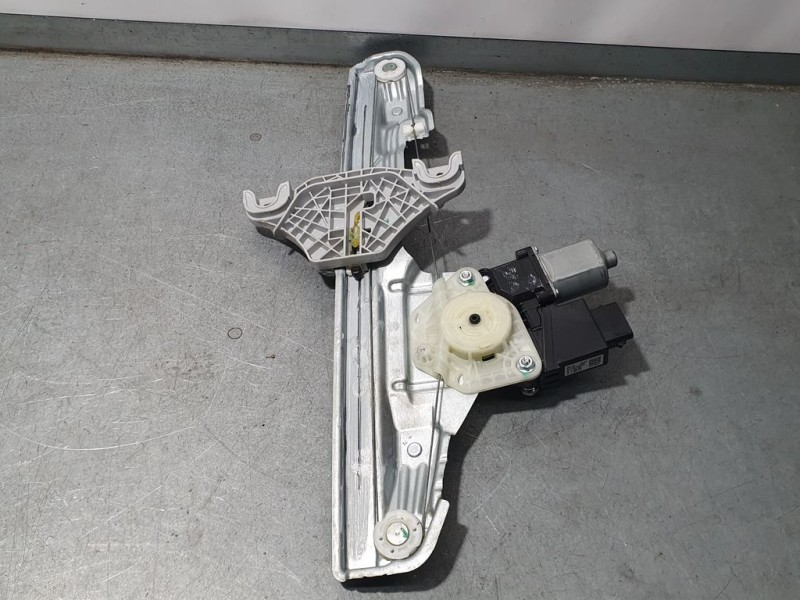 Recambio de elevalunas delantero izquierdo para hyundai kona pure referencia OEM IAM 82401J9010  ELÉCTRICO 6 PINS