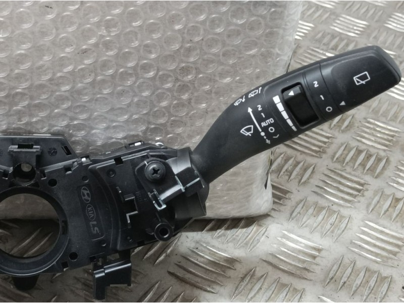 Recambio de mando luces y limpia para kia stonic (ybcuv) black edition referencia OEM IAM 93404D4962  