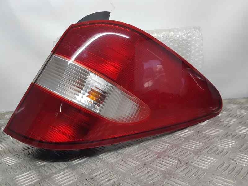 Recambio de piloto trasero derecho para ssangyong rodius referencia OEM IAM 8360221  EXTERIOR ROZADO