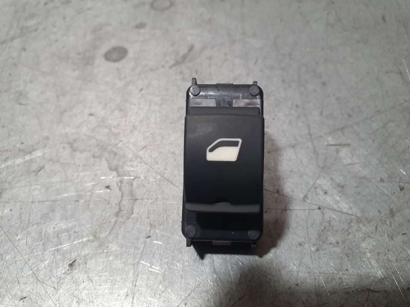 Recambio de mando elevalunas trasero derecho para citroën c4 1.2 12v e-thp pure tech referencia OEM IAM 98044803ZD  