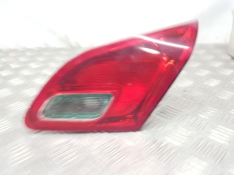 Recambio de piloto trasero derecho interior para opel astra j (p10) 1.7 cdti (68) referencia OEM IAM 13306456  