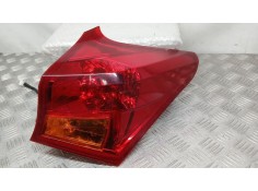 Recambio de piloto trasero derecho exterior para toyota auris active referencia OEM IAM 8155102740  EXTERIOR