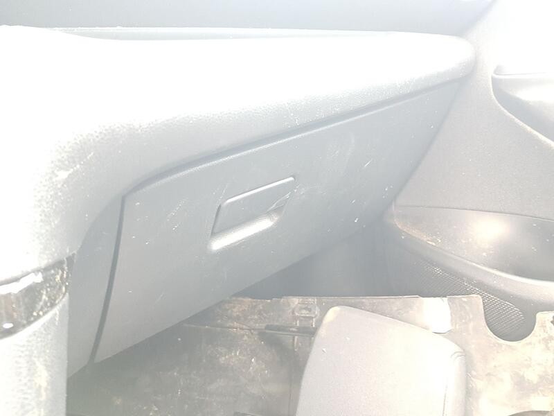 Recambio de guantera para toyota yaris (_p21_, _pa1_, _ph1_) 1.5 hybrid (mxph11) referencia OEM IAM 55550K0030C0  