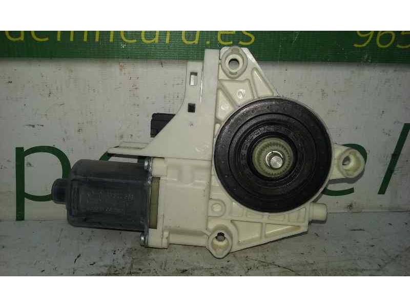 Recambio de motor elevalunas trasero derecho para renault fluence expression referencia OEM IAM 827300013R  