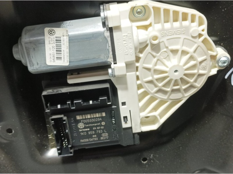 Recambio de elevalunas delantero izquierdo para volkswagen passat berlina (3c2) advance referencia OEM IAM 3C18377551  ELECTRICO