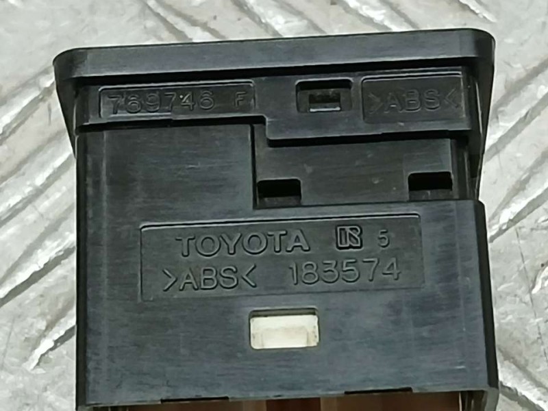 Recambio de mando retrovisor para toyota yaris active referencia OEM IAM 183574  