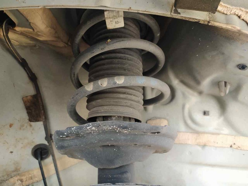 Recambio de amortiguador delantero derecho para seat arona style edition referencia OEM IAM 2Q04130331AA  