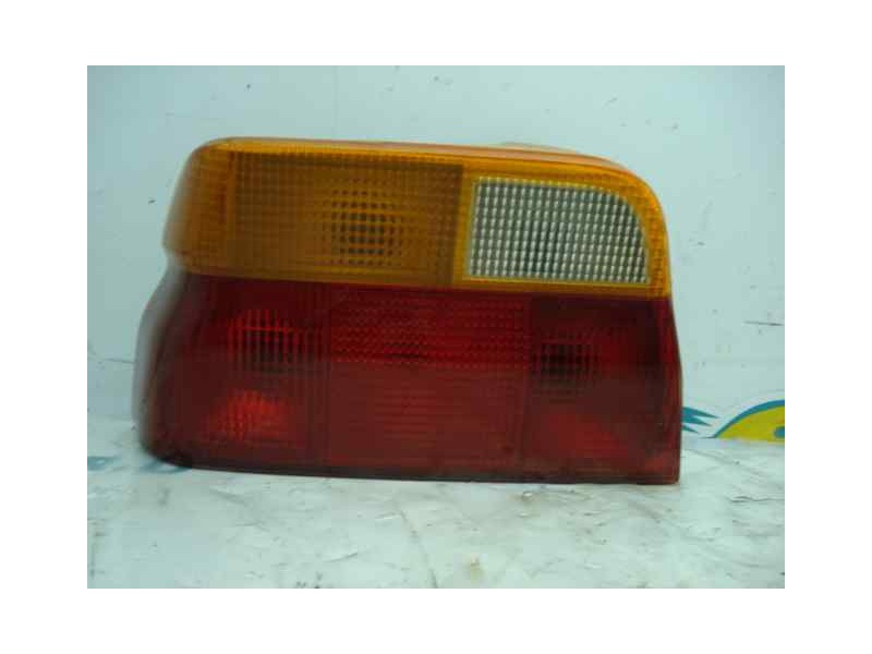 Recambio de piloto trasero izquierdo para ford orion clx referencia OEM IAM 1052429  