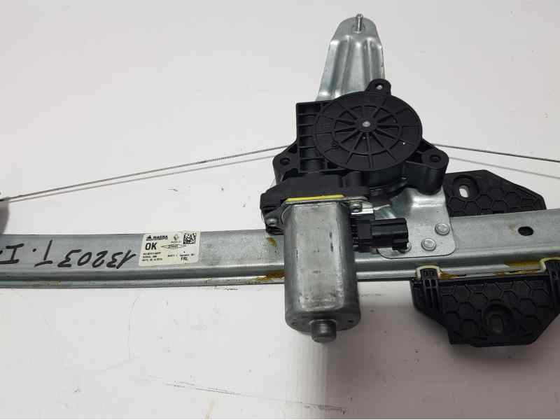 Recambio de elevalunas trasero izquierdo para dacia sandero stepway referencia OEM IAM 827211031R 275620 ELECTRICO MAGNA 2 PINS