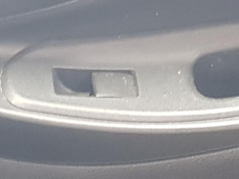 Recambio de mando elevalunas trasero derecho para toyota yaris (_p21_, _pa1_, _ph1_) 1.5 hybrid (mxph11) referencia OEM IAM 8481