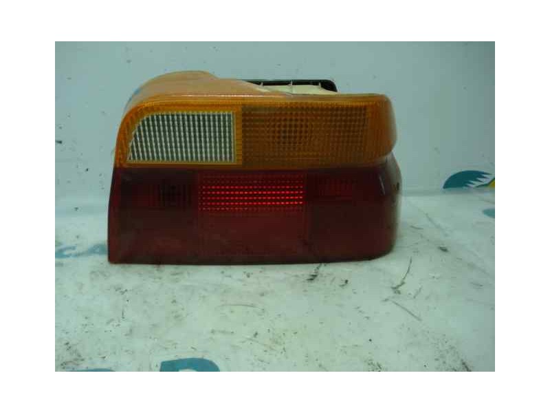 Recambio de piloto trasero derecho para ford orion clx referencia OEM IAM 1052403  