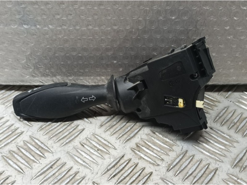 Recambio de mando intermitentes para ford fiesta (ccn) trend referencia OEM IAM 8A6T13335AD  