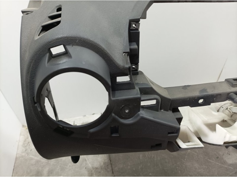 Recambio de kit airbag para dacia sandero básico referencia OEM IAM 8200823307  C/ SALPICADERO ROZADO AIREADORES ROTOS