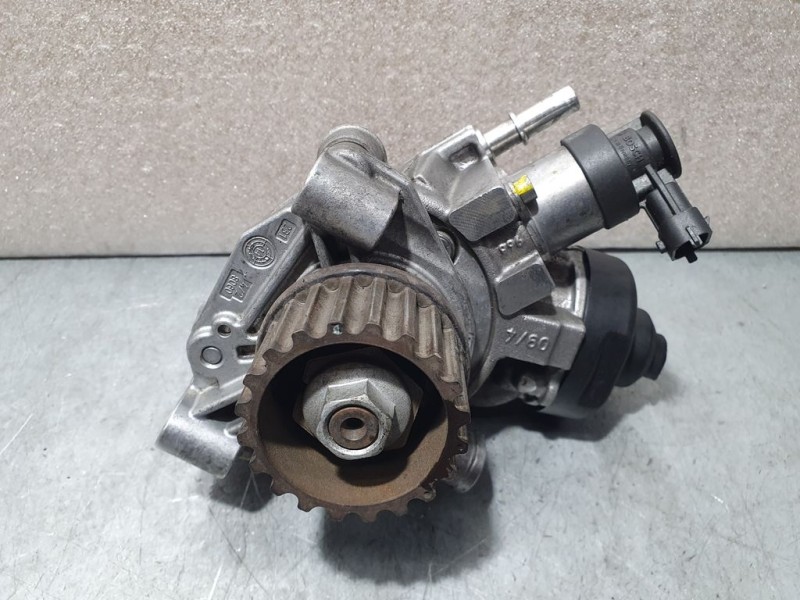 Recambio de bomba alta presion para dacia duster ii 1.5 dci diesel fap cat referencia OEM IAM H8201434847 0445010704 BOSCH