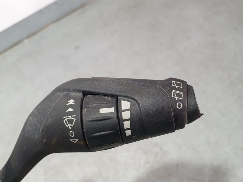 Recambio de mando limpia para ford focus lim. (cb8) trend referencia OEM IAM AV6T17A553AC  