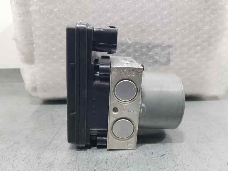 Recambio de abs para kia stonic (ybcuv) concept referencia OEM IAM 58920H8250  MANDO