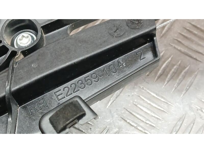 Recambio de elevalunas trasero derecho para peugeot 308 style referencia OEM IAM 9830816680 ELECTRICO 2 PINS E22359104