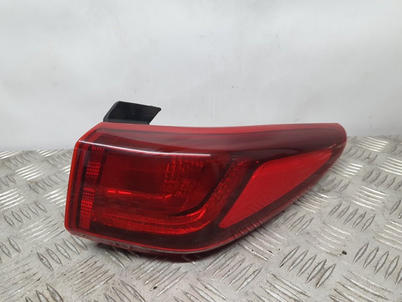 Recambio de piloto trasero derecho para hyundai kona pure referencia OEM IAM 92402J90  EXTERIOR