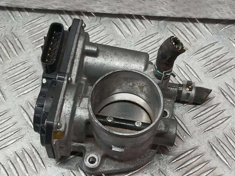 Recambio de caja mariposa para toyota yaris active referencia OEM IAM 220300Y0110  