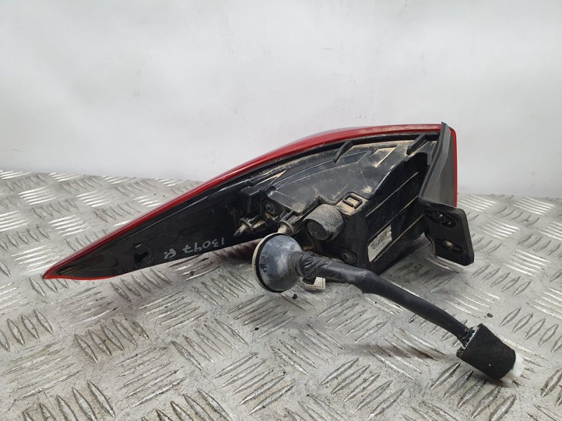 Recambio de piloto trasero derecho para hyundai kona pure referencia OEM IAM 92402J90  EXTERIOR