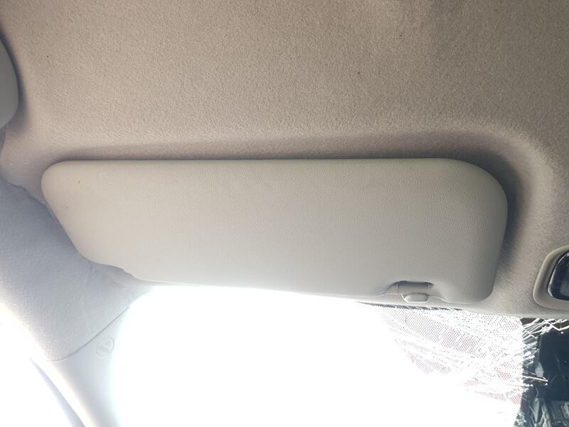 Recambio de parasol izquierdo para toyota yaris (_p21_, _pa1_, _ph1_) 1.5 hybrid (mxph11) referencia OEM IAM 74320K0090C0  