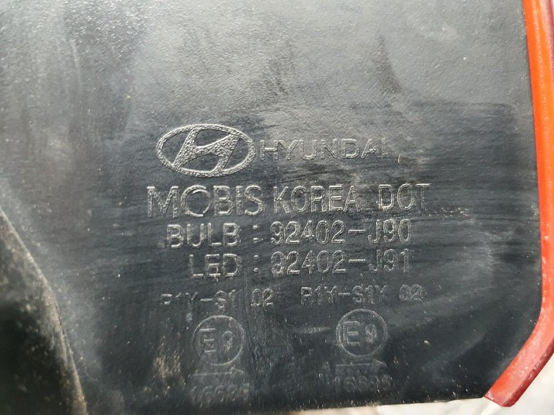 Recambio de piloto trasero derecho para hyundai kona pure referencia OEM IAM 92402J90  EXTERIOR