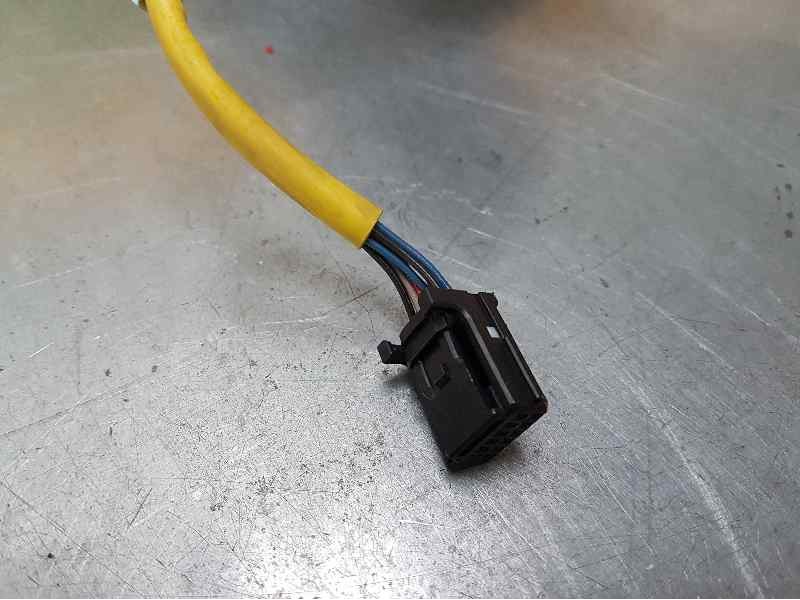 Recambio de retrovisor izquierdo para renault captur zen referencia OEM IAM  7 CABLES ELECTRICO C INTERMITENTE