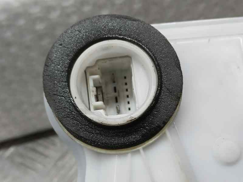 Recambio de cerradura puerta delantera derecha para toyota aygo x-cite referencia OEM IAM 6903502020  