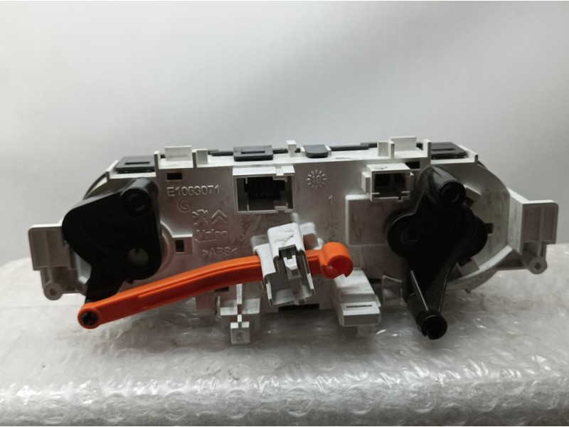 Recambio de mando calefaccion / aire acondicionado para citroën c3 feel referencia OEM IAM 9823822777  