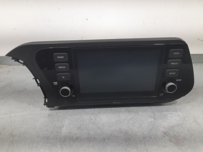 Recambio de sistema navegacion gps para hyundai i20 klass referencia OEM IAM 96160Q0420NNB  